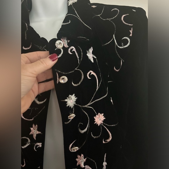 RARE Vintage Ungaro Ter Black Velvet Embroidered Jacket Sz 12 - Picture 4 of 15